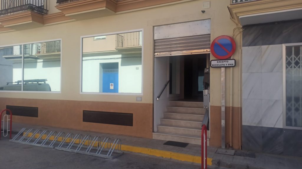 Puedes visitarnos en C/ Manzano, 18, Chipiona (Cádiz)